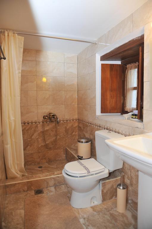 Pietra Suite Monemvasia Room photo