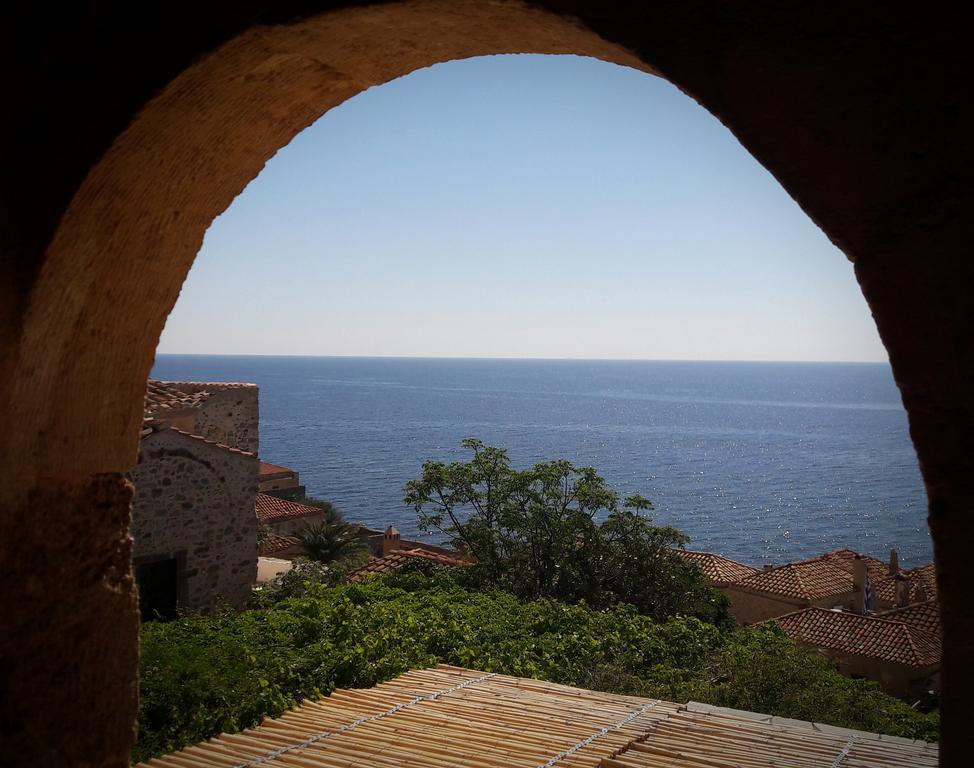 Pietra Suite Monemvasia Exterior photo